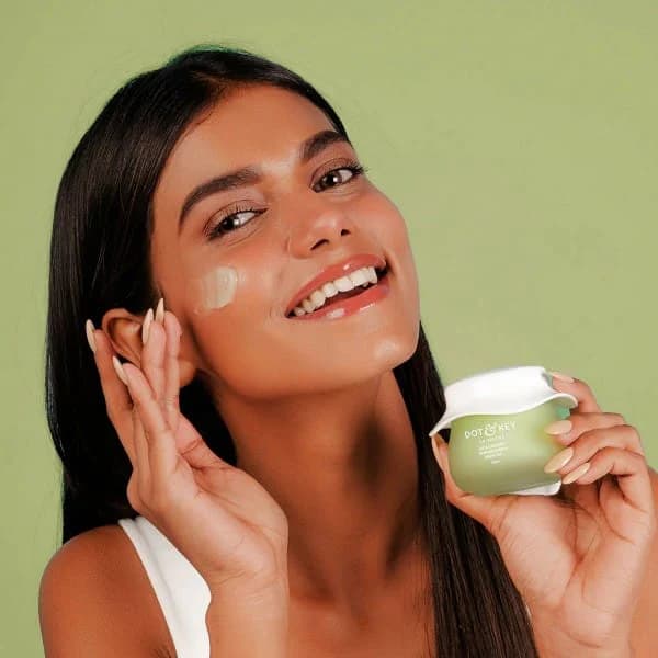 5 Best Moisturizers for Glowing Skin in 2025