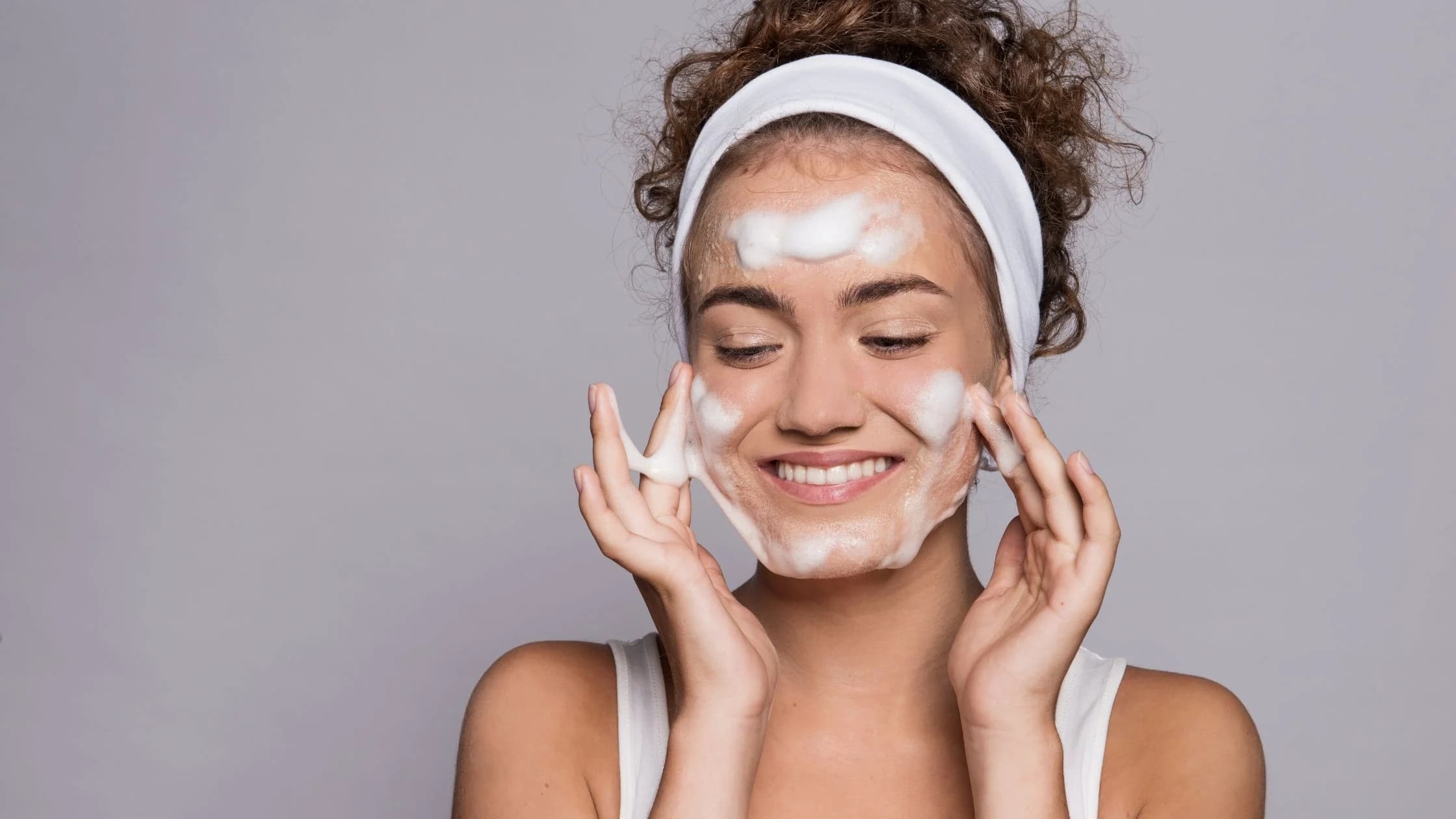 5 Best Skin Cleansers for Indian Skin in 2025